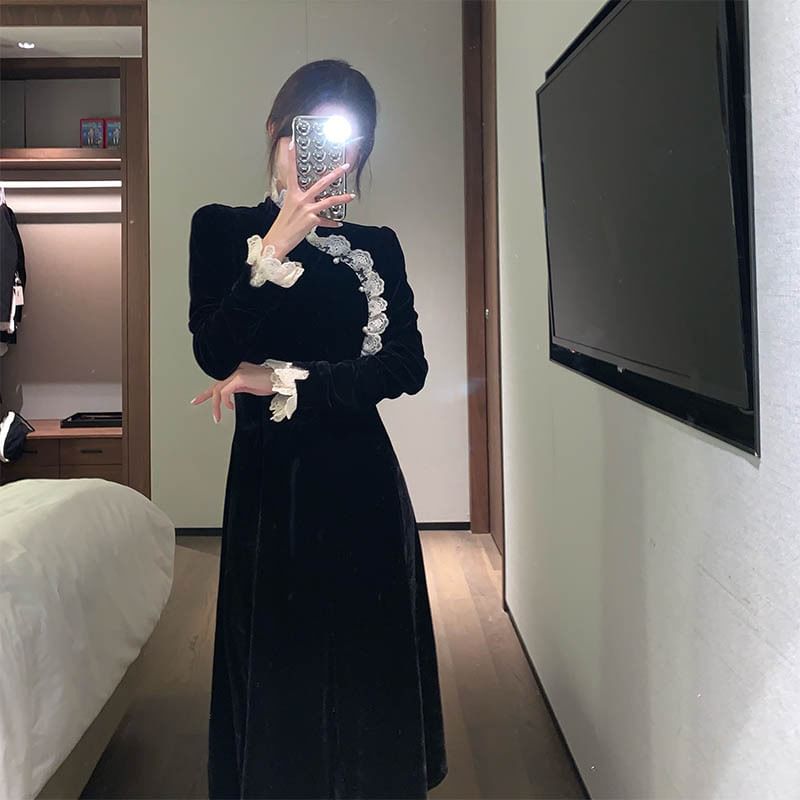 Long-Sleeve Lace Trim Velvet Midi Qipao Dress