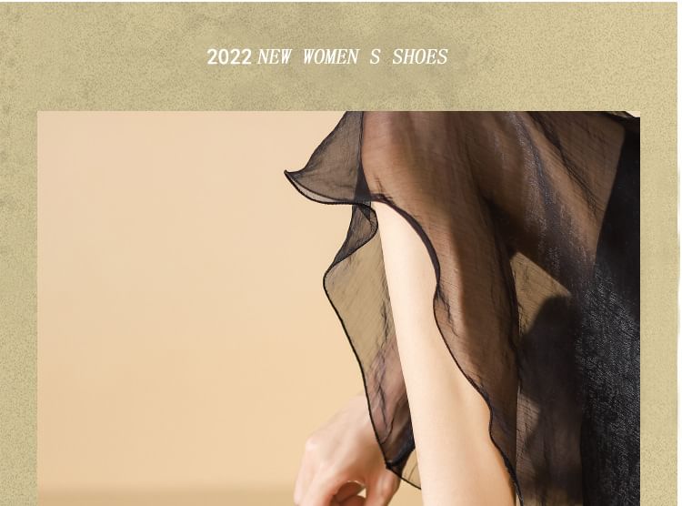 Pointed Low-Heel Pumps