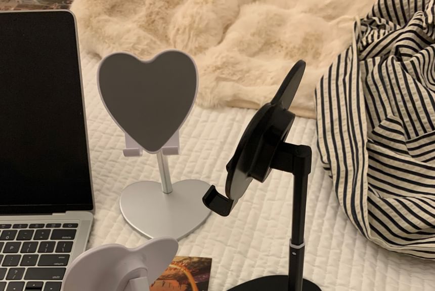 Heart Plastic Desktop Phone Stand