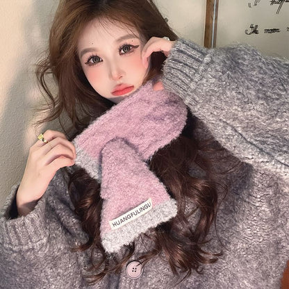 Contrast Trim Scarf Applique Label