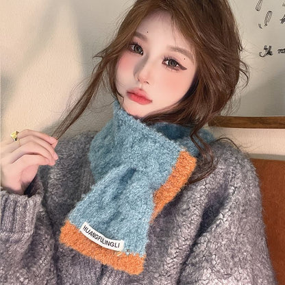 Contrast Trim Scarf Applique Label