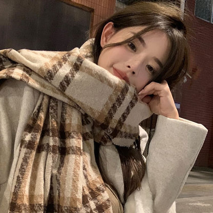 Scarf Tasseled Houndstooth