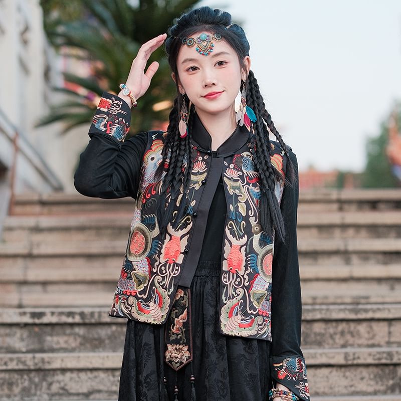 Long-Sleeve Crew Neck Plain T-Shirt / Mid Rise Hanfu Floral Maxi A-Line Skirt / Patterned Vest