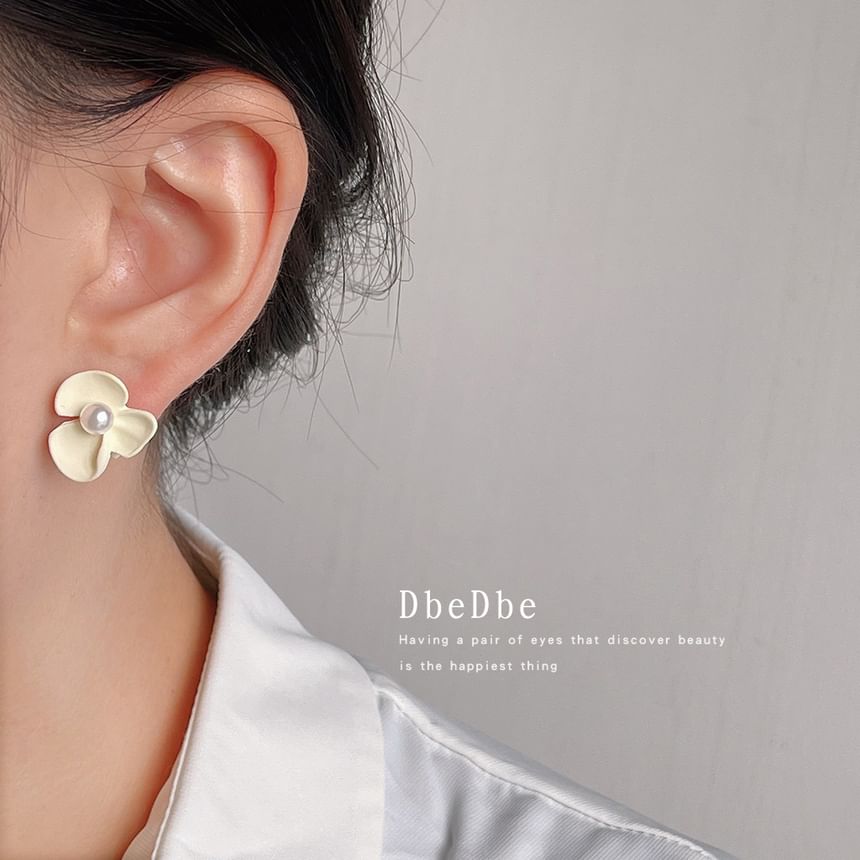 Earring Faux Pearl Clip-On Floral