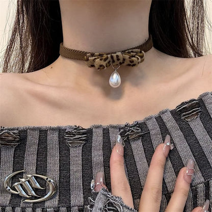 Print Faux Pendant Droplet Pearl Bow Leopard Choker