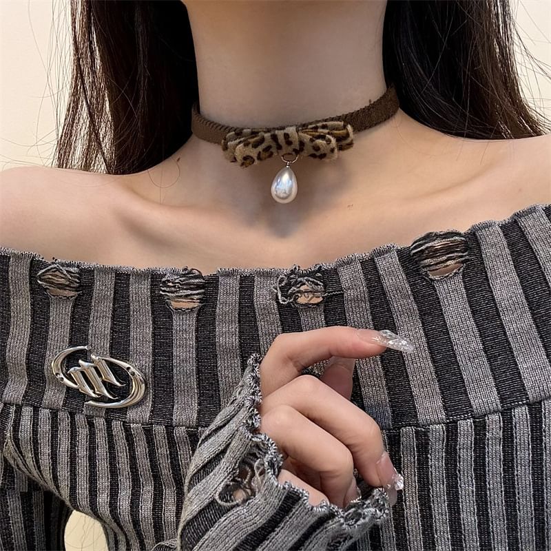 Print Faux Pendant Droplet Pearl Bow Leopard Choker
