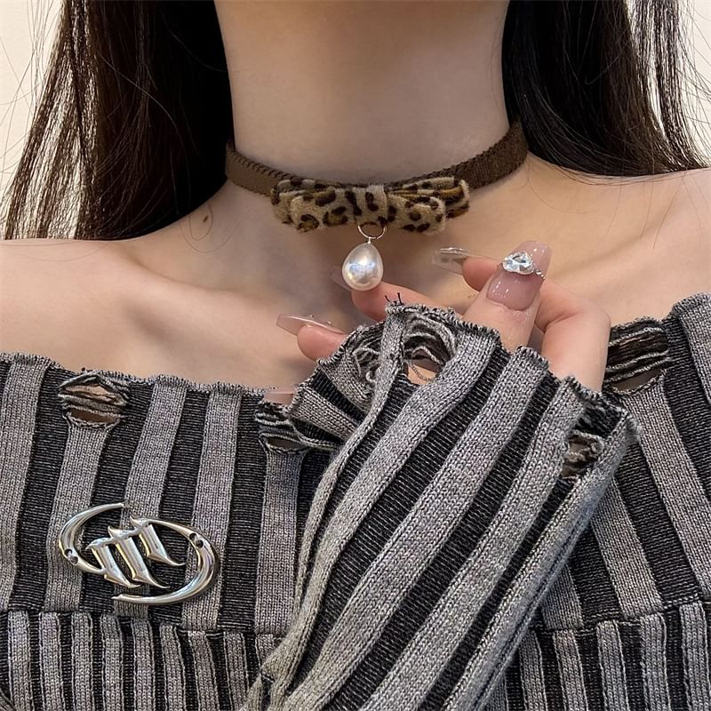 Print Faux Pendant Droplet Pearl Bow Leopard Choker