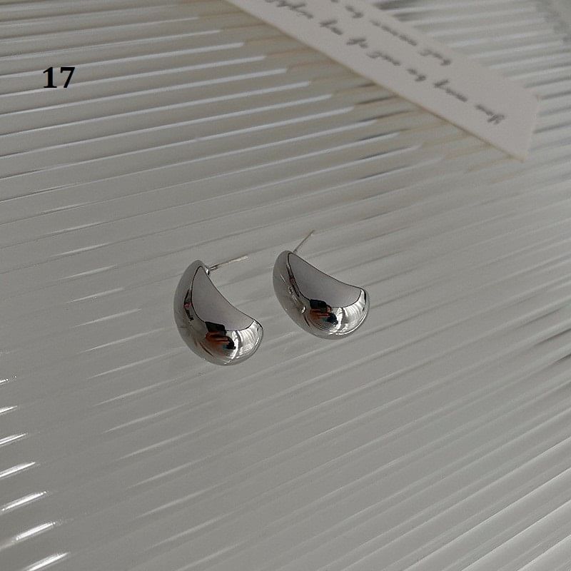 (Various Silver Earring Tone Designs)