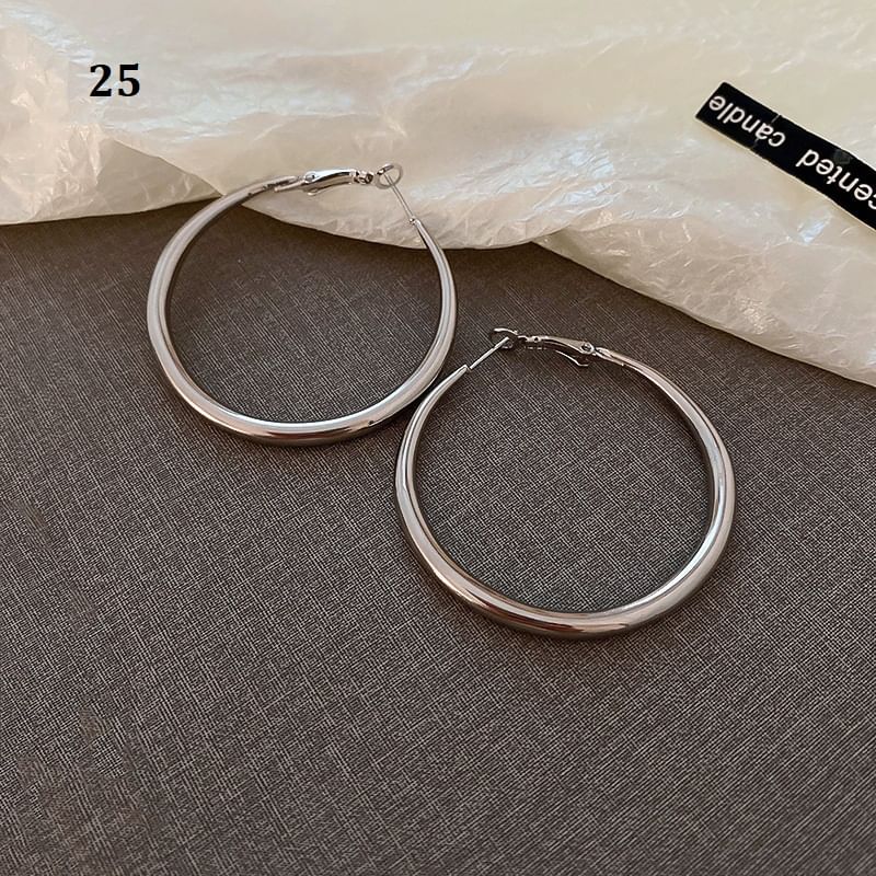 (Various Silver Designs) Earring Tone