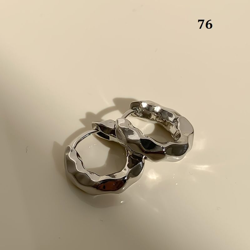 Silver Designs) Earring (Various Tone