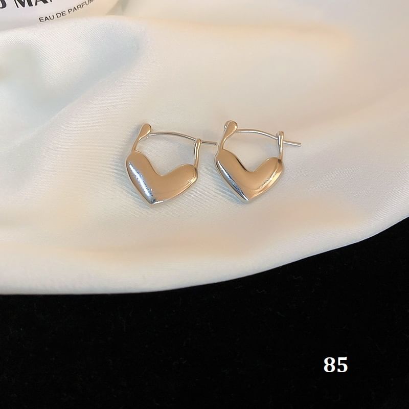 Silver Designs) Earring (Various Tone