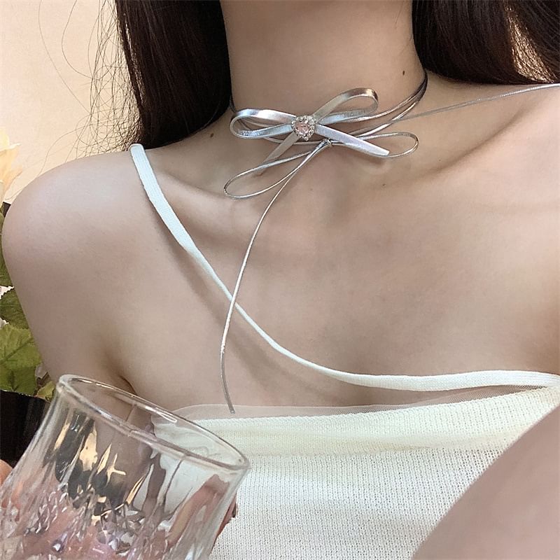 Faux Leather Ribbon Rhinestone Choker Heart