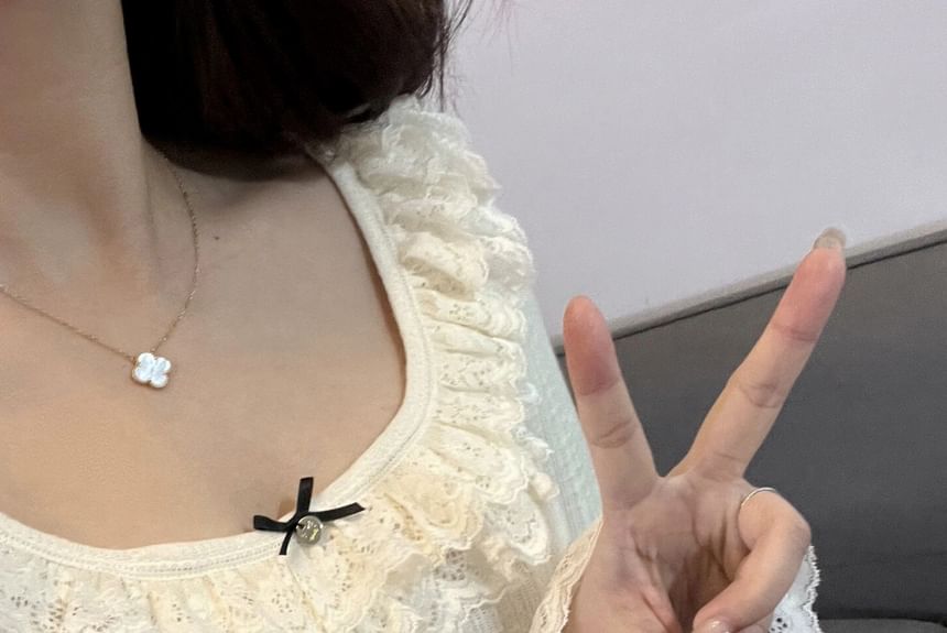 Plain Lace Long-Sleeve Scoop Neck T-Shirt Trim