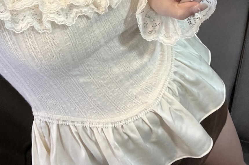 Plain Lace Long-Sleeve Scoop Neck T-Shirt Trim