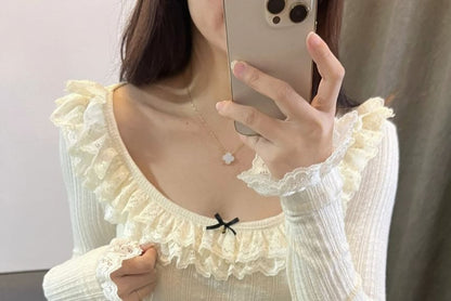 Plain Lace Long-Sleeve Scoop Neck T-Shirt Trim