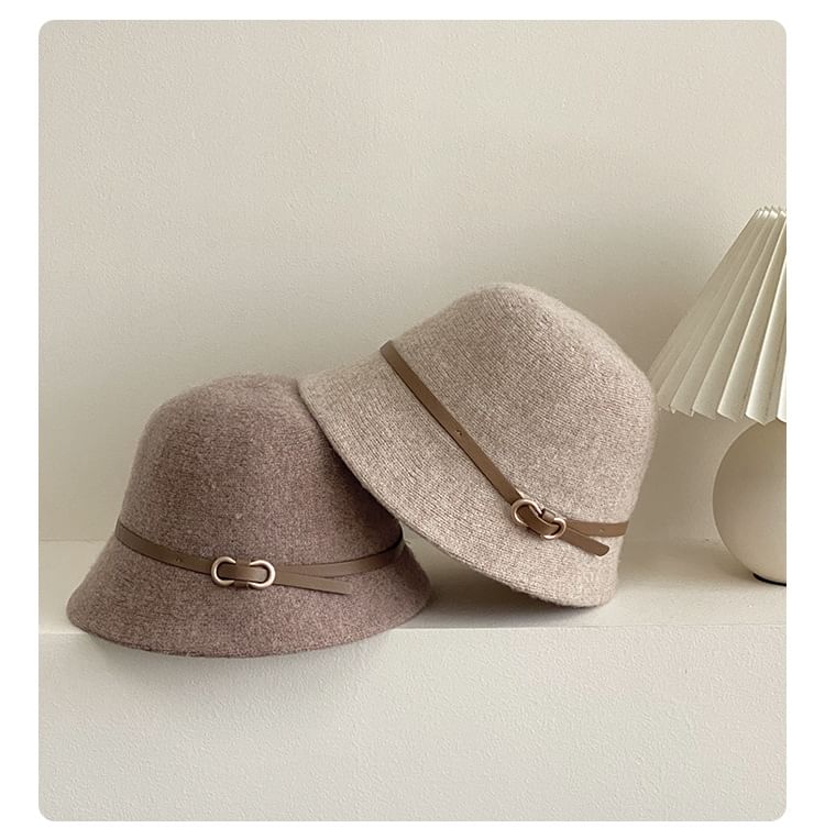 Hat Belt Cloche