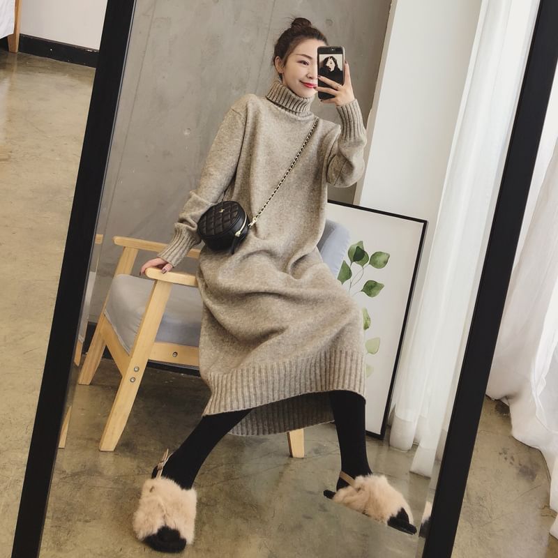 Long-Sleeve Plain Turtleneck Midi Sweater Dress