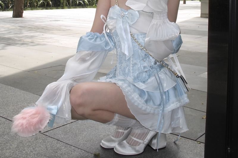 Tone Dress A-Line Trim Two Patterned Lace-Up Off-Shoulder Mini Belt / Puff-Sleeve Corset Lace