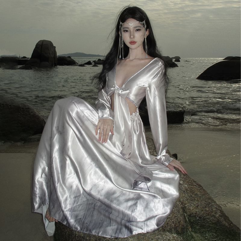 Maxi Dress Cutout V-Neck Long-Sleeve A-Line