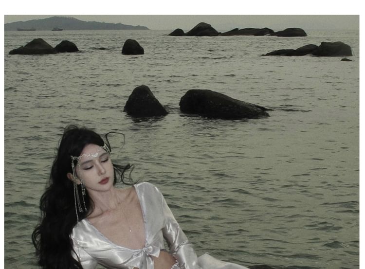 Maxi Dress Cutout V-Neck Long-Sleeve A-Line