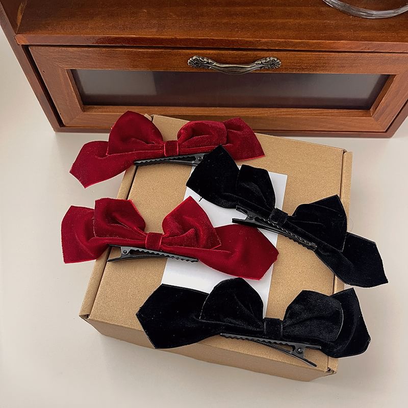 Velvet 2: of Hair Set Bow Clip