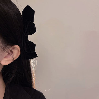 Velvet 2: of Hair Set Bow Clip