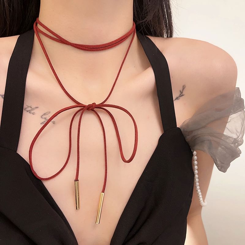 String Layered Bow Necklace