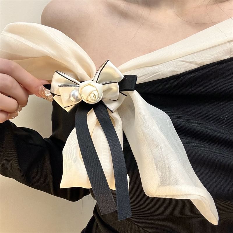 Faux Pearl Brooch Rose Bow