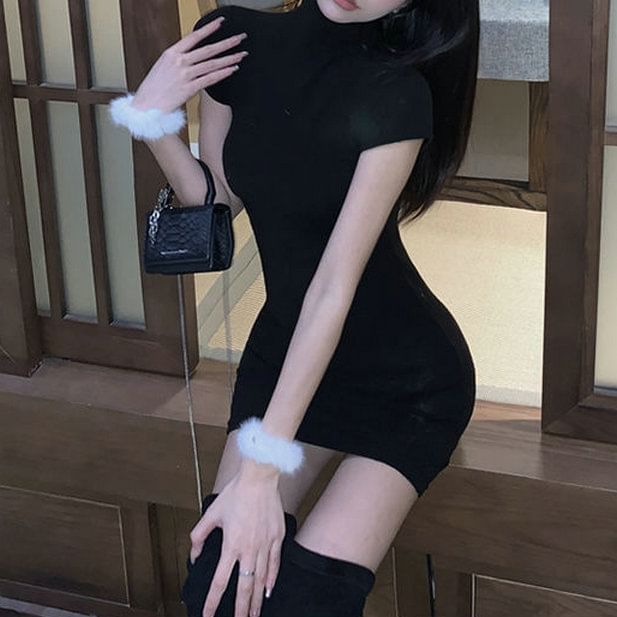 Mini Sheath Short-Sleeve Turtleneck Plain Dress