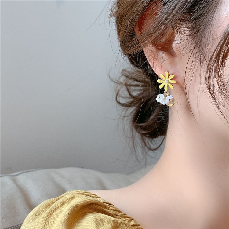 Floral Faux Pearl Asymmetrical Alloy Dangle Earring