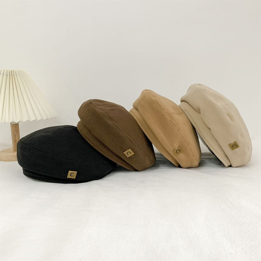 Plain Beret Lettering