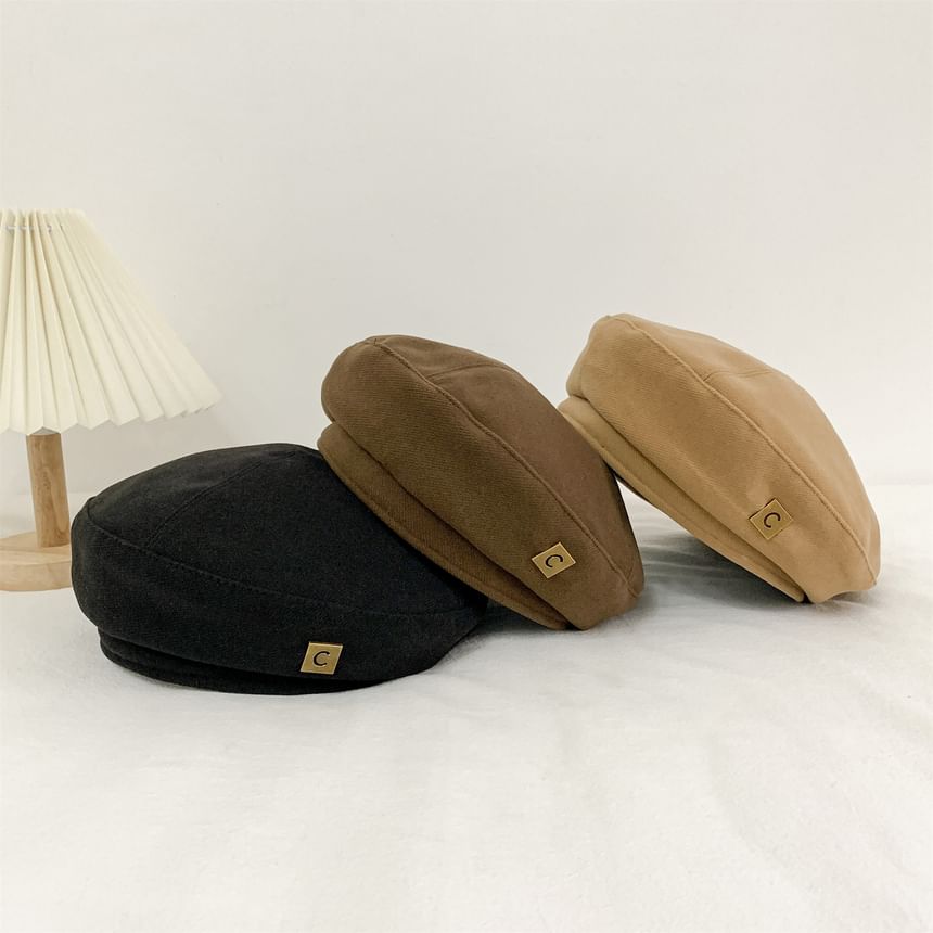 Plain Beret Lettering