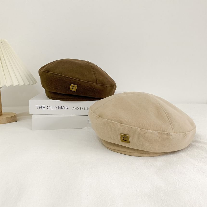 Plain Beret Lettering