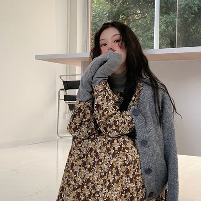 Robe mi-longue fleurie à manches longues