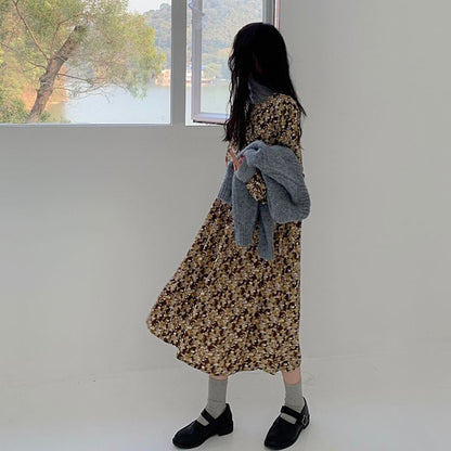 Robe mi-longue fleurie à manches longues