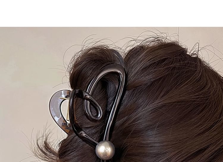 Pearl Heart Claw Hair Faux