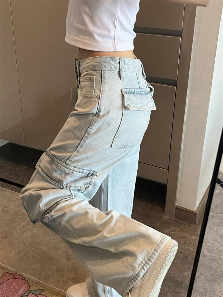 Low Rise Washed Wide Leg Cargo Jeans