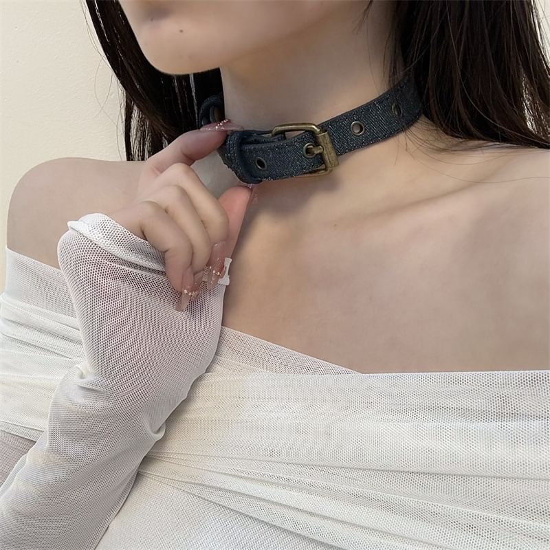 Choker Buckled Denim