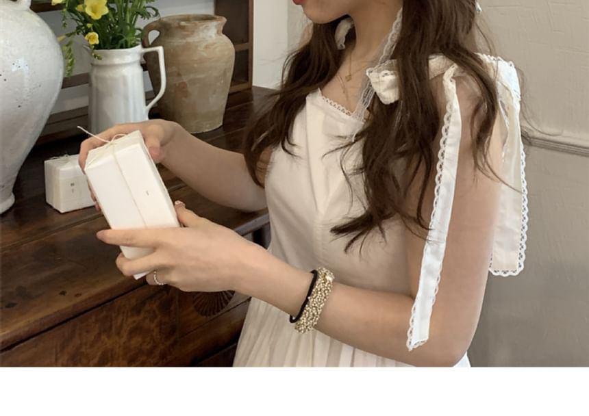 Scarf Designs) Embroidered Lace Triangle Head (Various