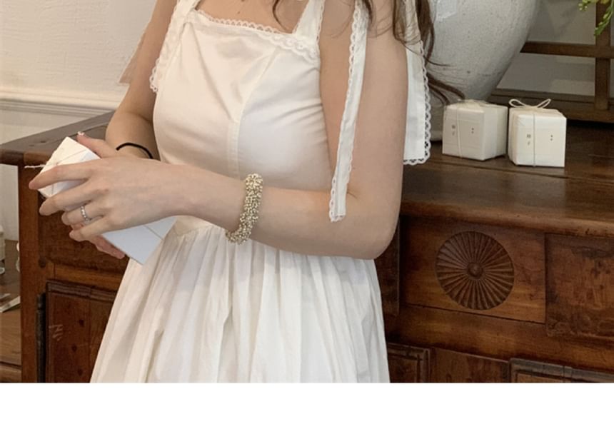 Scarf Designs) Embroidered Lace Triangle Head (Various