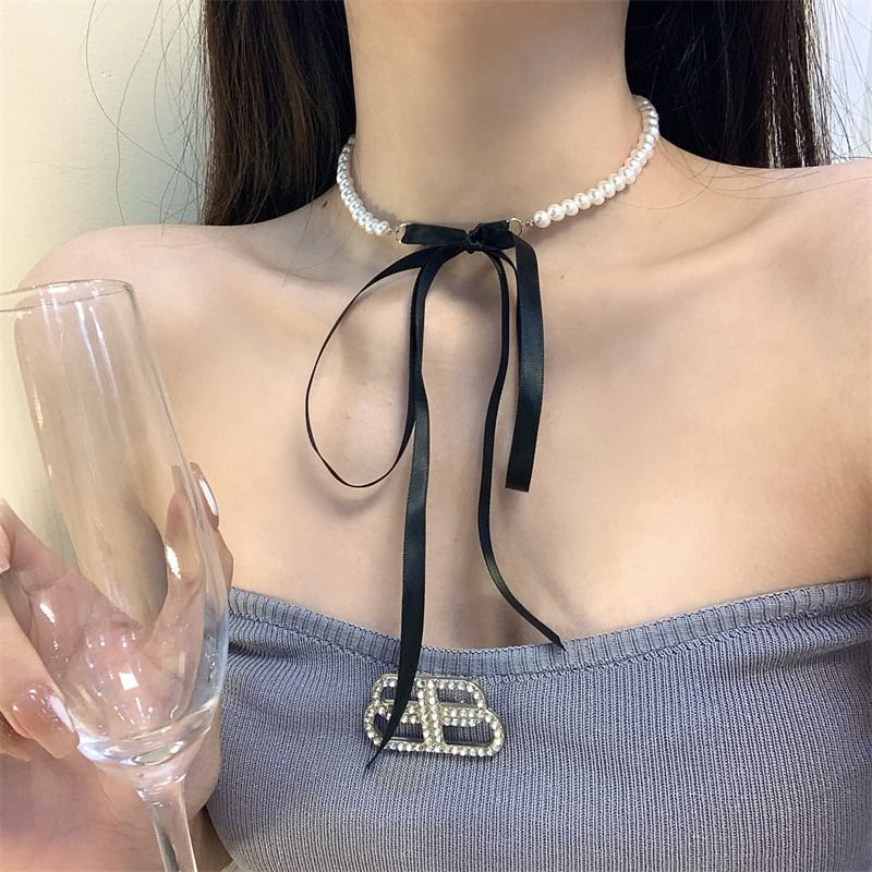 Pearl Faux Bow / Hoop Earring Choker