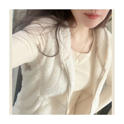 Asymmetrical Long-Sleeve Neck Plain Scoop T-Shirt