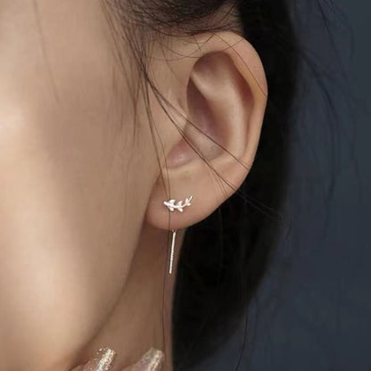 Asymmetrical Leaf Ear Stud