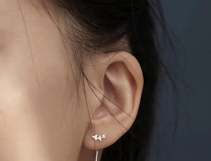 Asymmetrical Leaf Ear Stud