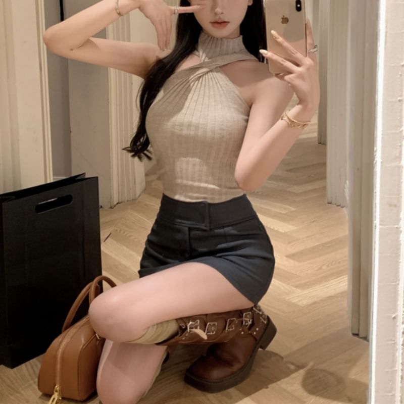 Débardeur court en tricot côtelé à col montant