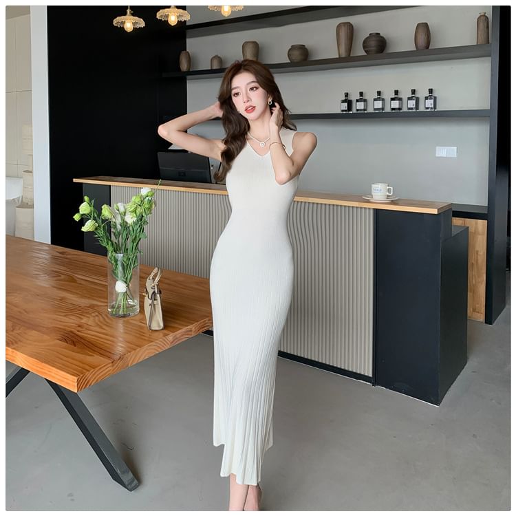 Sleeveless V-Neck Plain Midi Knit Sheath Dress