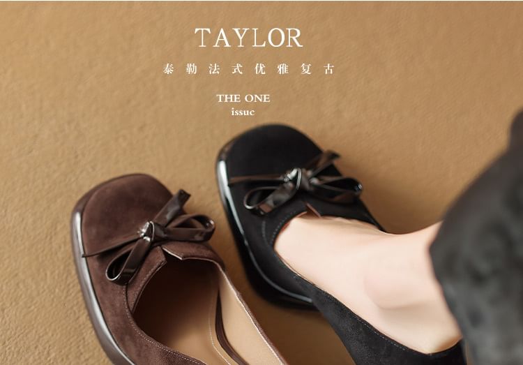 Bow Heel Pumps Block