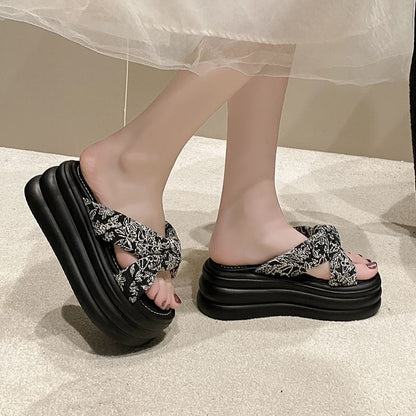 Slide Patterned Floral Sandals Platform