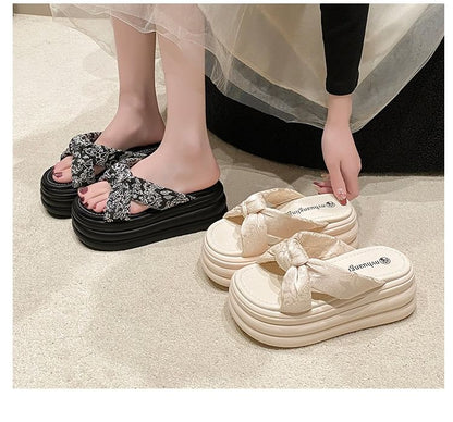 Slide Patterned Floral Sandals Platform