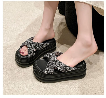 Slide Patterned Floral Sandals Platform